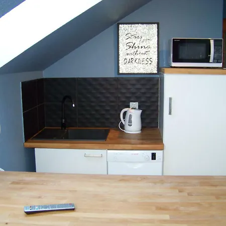 Sapphire Apartment *